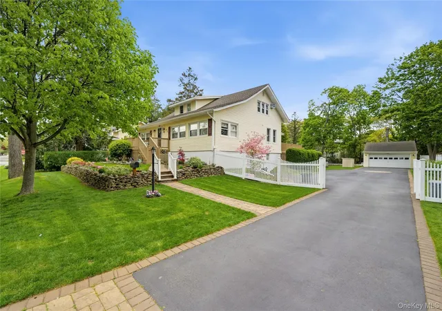 Photo 3 of Sale Pending at 414 Potter Blvd, Islip, NY 11718 | MLS# 1029408 | Listing updated on 2026-10-06