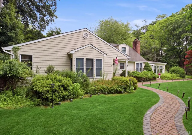 2nd image of 19 Eckernkamp Dr, Smithtown, NY 11787 | MLS# 1029417