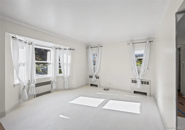 Photo 3 of Sale Pending at 6 Grenville Ct, Hempstead, NY 11518 | MLS# 1029421 | Listing updated on 2026-08-28