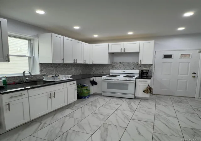 Photo 3 of Sale Pending at 2042 Colonial Ave, New York, NY 10461 | MLS# 1029422 | Listing updated on 2026-08-14