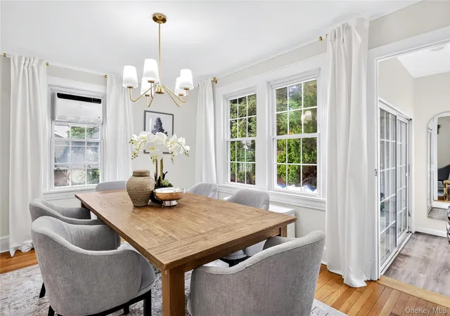 5th image of 81 Chatham Pl, Hempstead, NY 11552 | MLS# 1029433