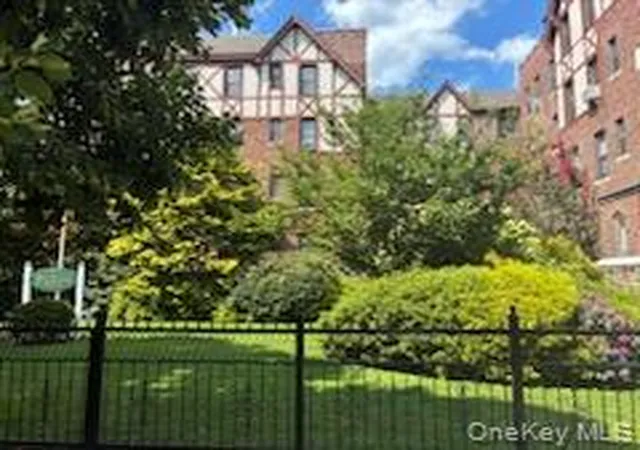 Photo 2 of Condo for sale at 160 15 Powells Cvs Blvd #E301, Whitestone, NY 11357 | MLS# 1029434 | Listing updated on 2026-08-21