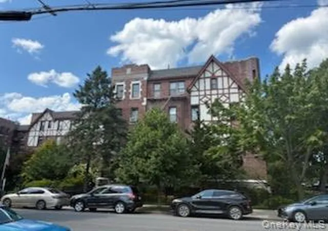 Photo 3 of Condo for sale at 160 15 Powells Cvs Blvd #E301, Whitestone, NY 11357 | MLS# 1029434 | Listing updated on 2026-08-21