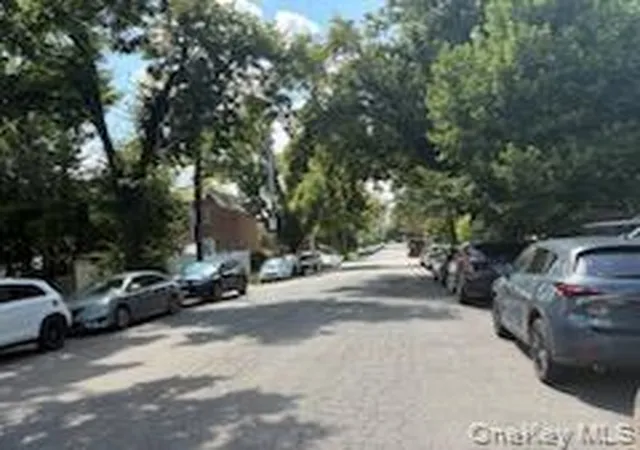 Photo 4 of House for sale at 160-15 Powells Cvs Blvd #E301, Whitestone, NY 11357 | MLS# 1029434 | Listing updated on 2026-08-21