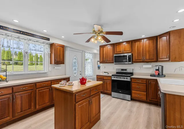 Photo 3 of Single family home for sale at 39 Main St, Beekman, NY 12570 | MLS# 1029436 | Listing updated on 2026-10-03