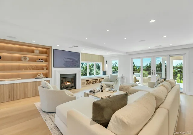 Photo 4 of Single family home for sale at 29 Tiana Cir, Southampton, NY 11946 | MLS# 1029440 | Listing updated on 2026-10-05