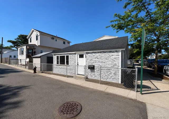 Photo 2 of Single family home for sale at 11 Ivan Ct, Brooklyn, NY 11229 | MLS# 1029445 | Listing updated on 2026-08-27