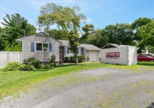 Photo 3 of Sale Pending at 101 Lake Ave, Smithtown, NY 11780 | MLS# 1029446 | Listing updated on 2026-09-19