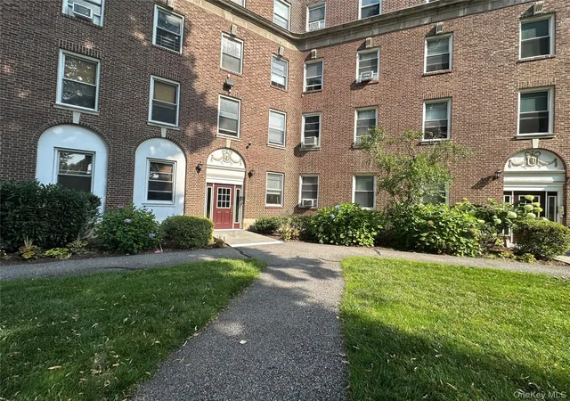 2nd image of 445 Gramatan Ave #EB1, Mount Vernon, NY 10552 | MLS# 1029466