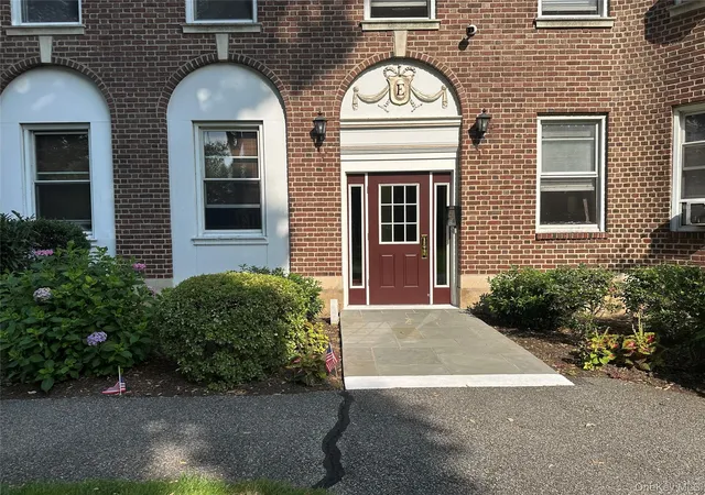 Photo 3 of House for sale at 445 Gramatan Ave #EB1, Mount Vernon, NY 10552 | MLS# 1029466 | Listing updated on 2026-08-28