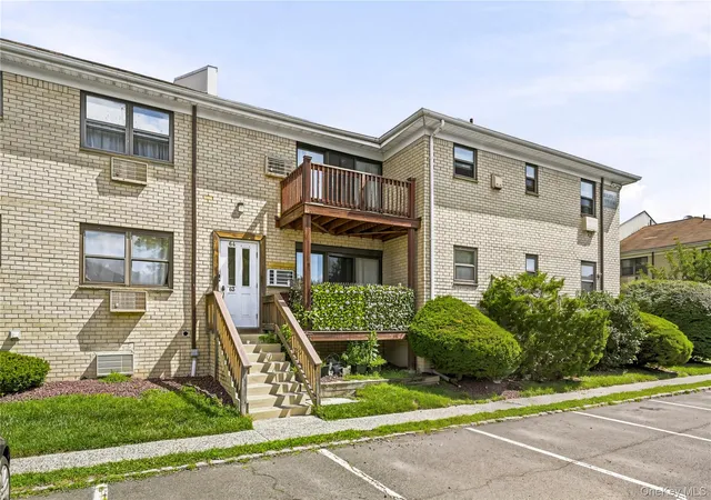 2nd image of 64 W Sneden Pl #64, Ramapo, NY 10977 | MLS# 1029476