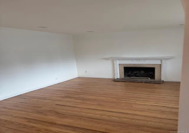 Photo 3 of Single family home for sale at 14 Larch St, Oyster Bay, NY 11801 | MLS# 1029511 | Listing updated on 2026-09-06
