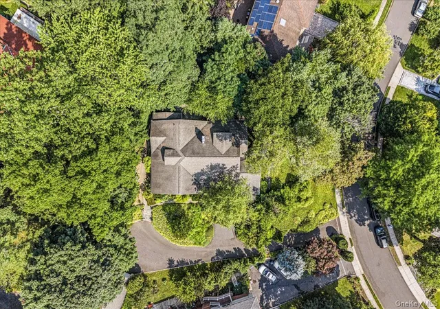 Photo 2 of Single family home for sale at 18 Crescent Rd, North Hempstead, NY 11021 | MLS# 1029513 | Listing updated on 2026-08-23