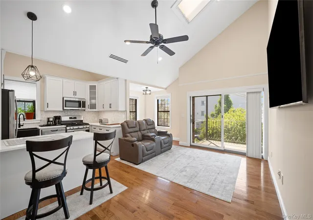 Photo 4 of Manufactured home for sale at 180 Davis Ave #12A, New York, NY 10465 | MLS# 1029527 | Listing updated on 2026-08-11