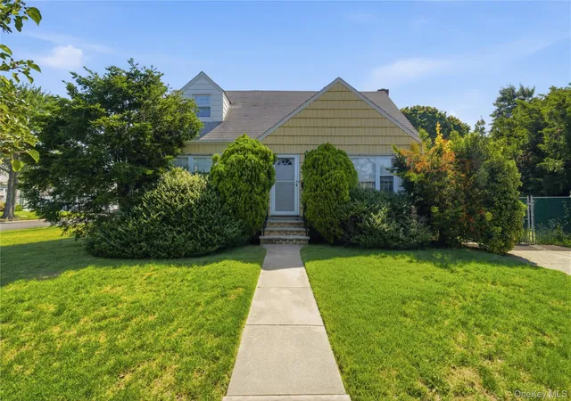 Photo 1 of Sale Pending at 695 Eileen Ct, Franklin Square, NY 11010 | MLS# 1029535 | Listing updated on 2026-08-08