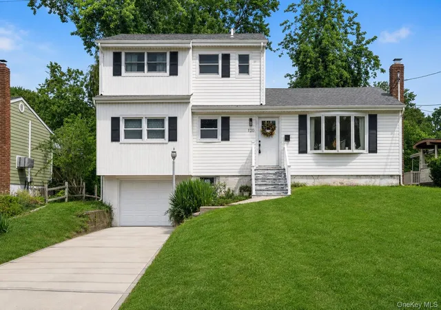 1st image of 120 Glenwood Rd, Oyster Bay, NY 11547 | MLS# 1029568