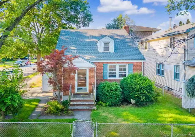 Photo 2 of Sale Pending at 850 Washington St, Hempstead, NY 11010 | MLS# 1029596 | Listing updated on 2026-08-26