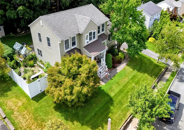 2nd image of 38 Kenilworth Ln, Warwick (town), NY 10990 | MLS# 1029636