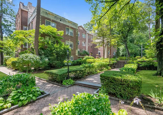 Listing Photo 2 - Condo for sale in building located at 786 Palmer Rd, Yonkers, NY 10701 - Unit #1F
