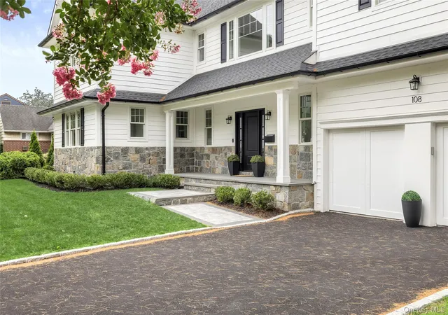 Photo 3 of Single family home for sale at 108 Tanners Pond Rd, Hempstead, NY 11530 | MLS# 1029663 | Listing updated on 2026-09-23