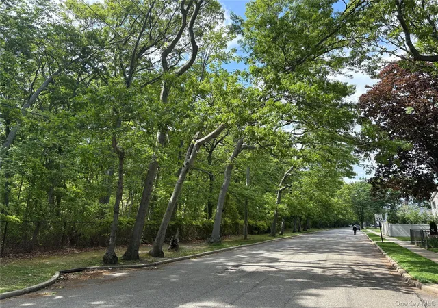 46th image of 11 New York Ave, Oyster Bay, NY 11758 | MLS# 1029672