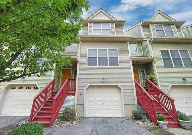 Photo 3 of Sale Pending at 17 Winhaven Ct #8, Highlands, NY 10928 | MLS# 1029702 | Listing updated on 2026-09-13