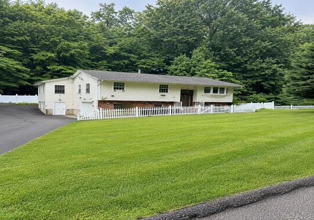 2nd image of 31 Regina Rd, Airmont, NY 10952 | MLS# 1029725