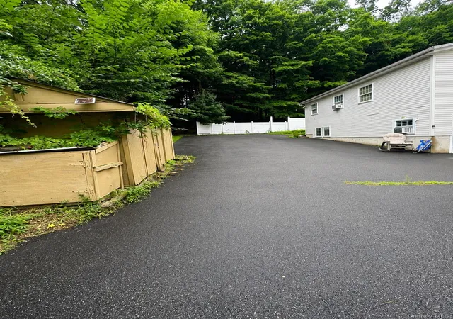 4th image of 31 Regina Rd, Airmont, NY 10952 | MLS# 1029725