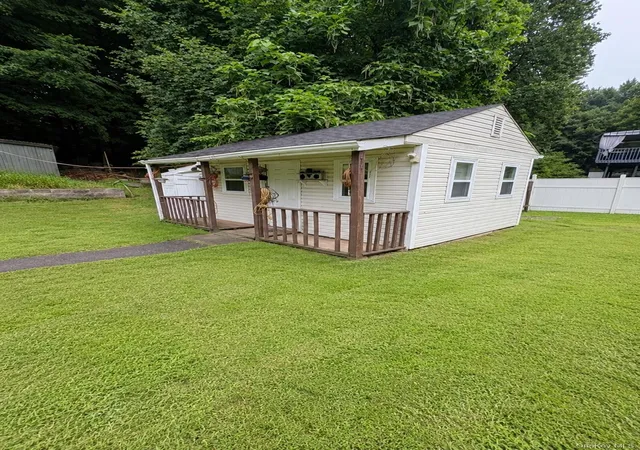 5th image of 31 Regina Rd, Airmont, NY 10952 | MLS# 1029725