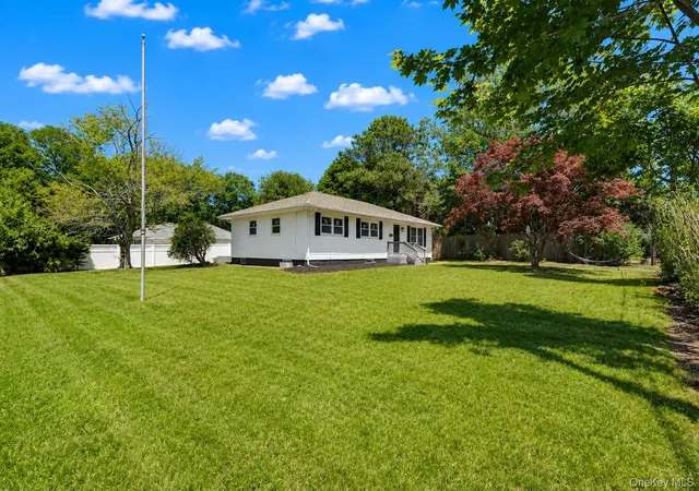 Photo 3 of Sale Pending at 3 Park Ave, Brookhaven, NY 11763 | MLS# 1029737 | Listing updated on 2026-08-12