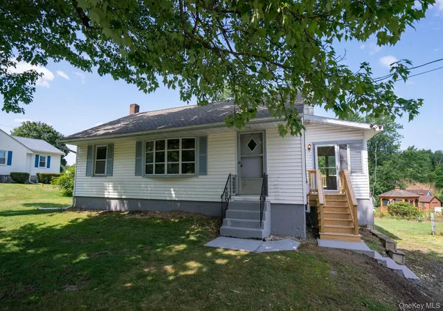 1st image of 601 Lakeside Rd, Newburgh (town), NY 12550 | MLS# 1029738