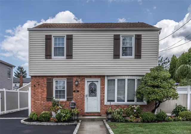Single family home for sale at 306 Latham Rd, Mineola, NY 11501 | MLS# 1029745 | Listing updated on 2026-07-24
