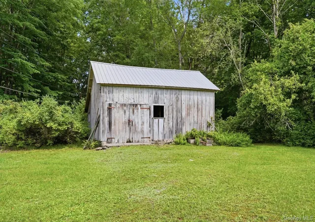 Photo 5 of Single family home for sale at 736 Sundown Rd, Sundown, NY 12740 | MLS# 1029766 | Listing updated on 2026-09-01