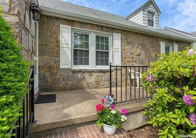 Photo 2 of Sale Pending at 89 Beverly Ave, Hempstead, NY 11001 | MLS# 1029787 | Listing updated on 2026-09-13