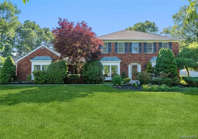 1st image of 15 17 Park Woods Ln, Smithtown, NY 11754 | MLS# 1029810