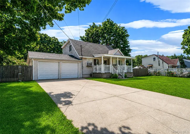 Photo 1 of Single family home for sale at 1641 E 3rd Avenue, Bay Shore, NY 11706 | MLS# 1029811 | Listing updated on 2026-07-24