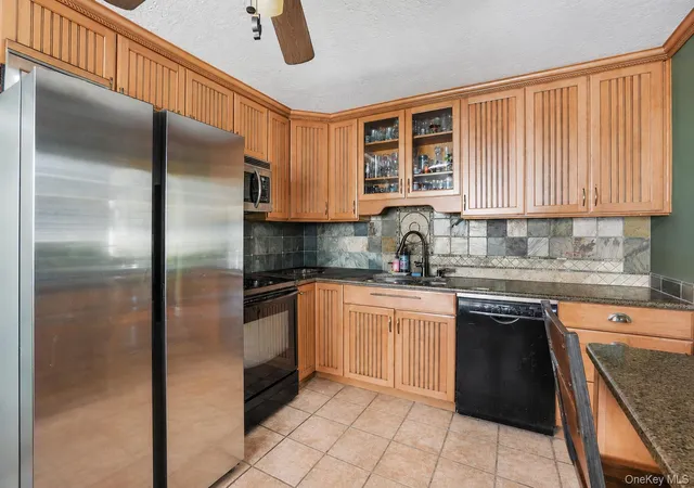 2nd image of 35 Lakeview Ave, Poughkeepsie (town), NY 12601 | MLS# 1029825