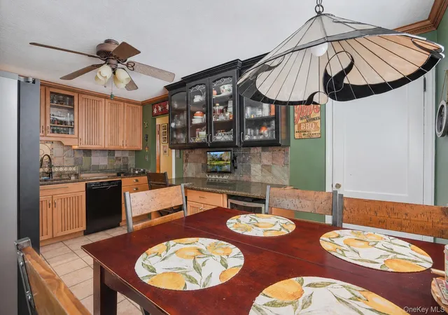 4th image of 35 Lakeview Ave, Poughkeepsie (town), NY 12601 | MLS# 1029825