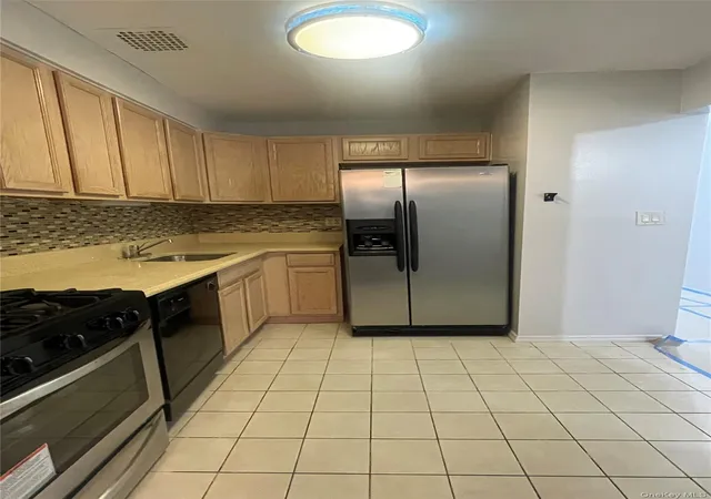 Photo 2 of House for sale at 82-108 Country Pointe Cir, Queens Village, NY 11427 | MLS# 1029829 | Listing updated on 2026-09-08