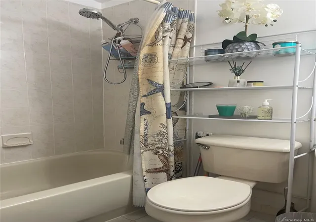 Photo 4 of House for sale at 82-108 Country Pointe Cir, Queens Village, NY 11427 | MLS# 1029829 | Listing updated on 2026-09-08