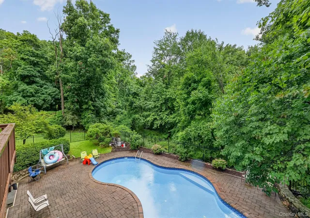 Photo 2 of Single family home for sale at 1 Stonefield Ct, Cortlandt, NY 10567 | MLS# 1029839 | Listing updated on 2026-08-18