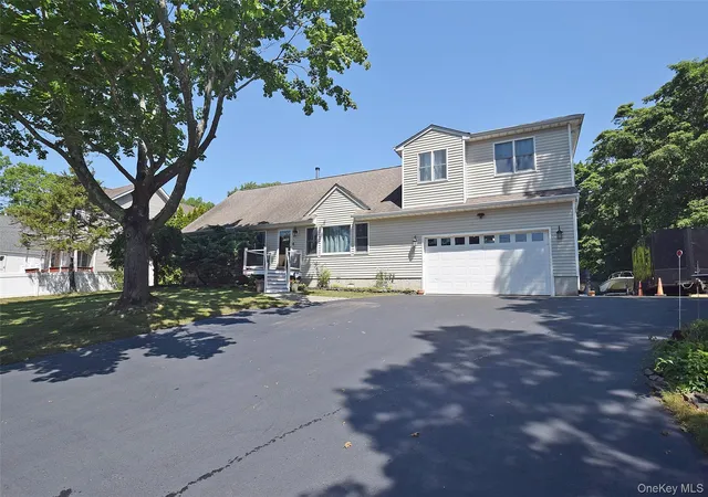 Photo 1 of Sale Pending at 587 Johnson Ave, Islip, NY 11779 | MLS# 1029851 | Listing updated on 2026-09-13