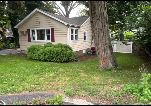 Photo 2 of Single family home for sale at 18 Kew, Brookhaven, NY 11789 | MLS# 1029857 | Listing updated on 2026-08-29