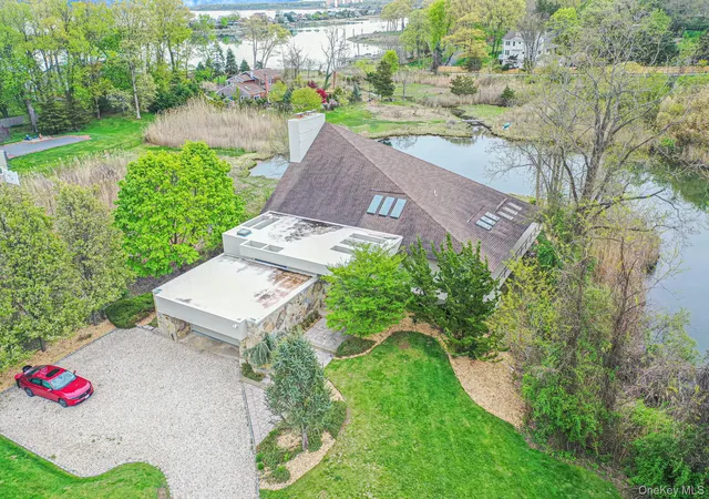 Photo 1 of Single family home for sale at 5 Kew Ct, Huntington, NY 11768 | MLS# 1029869 | Listing updated on 2026-07-29
