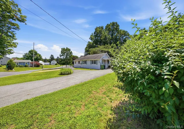 Photo 3 of Sale Pending at 114 Glenmere Ave, Warwick (town), NY 10921 | MLS# 1029877 | Listing updated on 2026-08-28