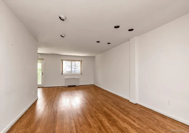 3rd image of 30 Barstow Rd #3A, Great Neck, NY 11021 | MLS# 1029883
