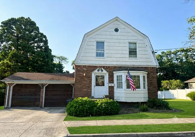Photo 1 of Sale Pending at 32 Aldred Ave, Hempstead, NY 11570 | MLS# 1029897 | Listing updated on 2026-08-10