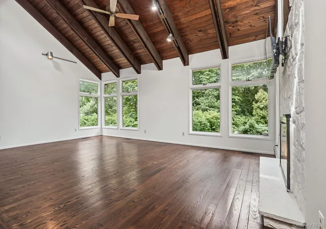 Photo 2 of Single family home for sale at 4 Leatherstocking Ln, Mamaroneck, NY 10543 | MLS# 1029901 | Listing updated on 2026-10-06