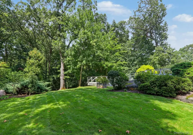 Photo 50 of Single family home for sale at 4 Leatherstocking Ln, Mamaroneck, NY 10543 | MLS# 1029901 | Listing updated on 2026-10-10