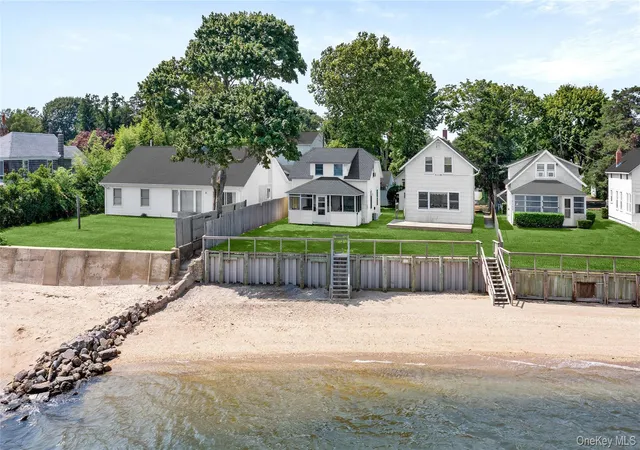 Photo 3 of Single family home for sale at 18 Smith Ln, Riverhead, NY 11947 | MLS# 1029909 | Listing updated on 2026-07-28